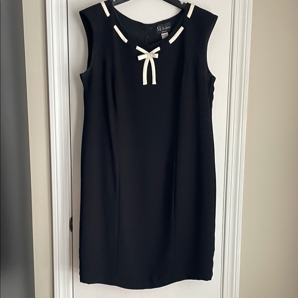 SL Fashions Black Sheath Dress with Cream Bow Detail 18W